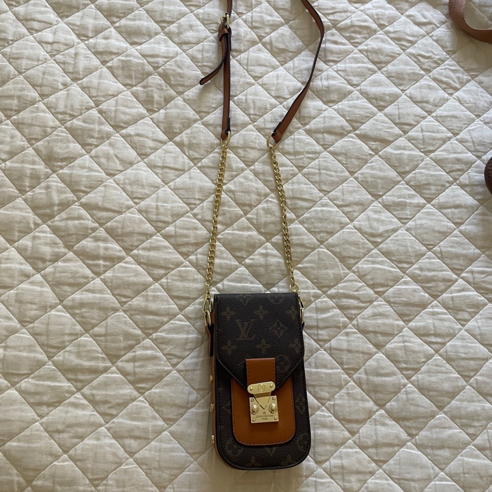 Faux Louis Vuitton cross body bag